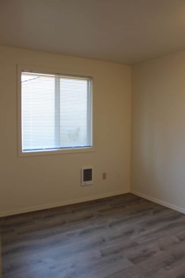 Building Photo - Hillsboro three bedroom ranch