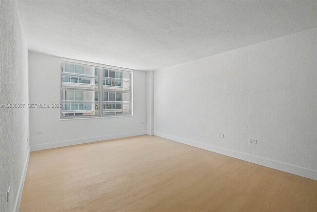 Building Photo - 5555 Collins Ave