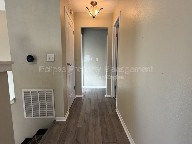 Building Photo - 2810 Bookcliff Ave