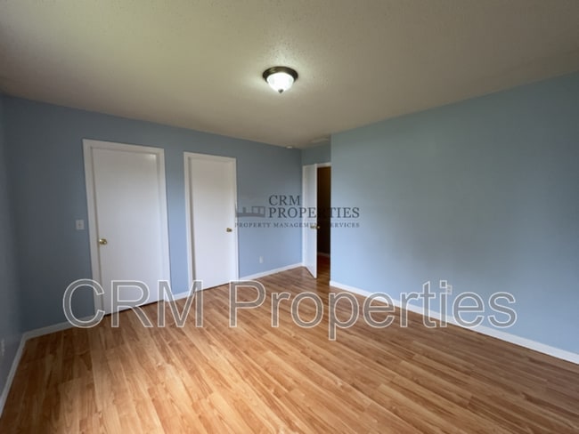 Building Photo - 1058 Springwater Rd