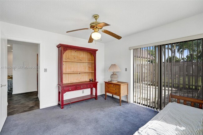 Building Photo - 125 Lake Paula Dr