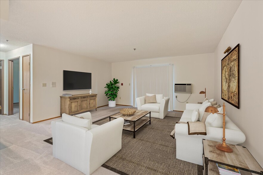 Large Living Area - Maple Creek Associates, LLC