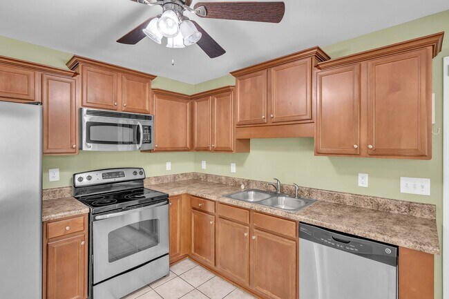 Building Photo - 477 Sand Ridge Rd