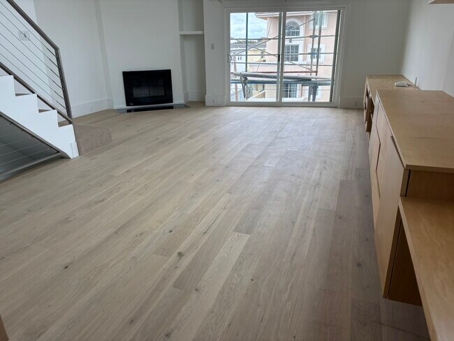 Building Photo - 12217 Rochester Ave