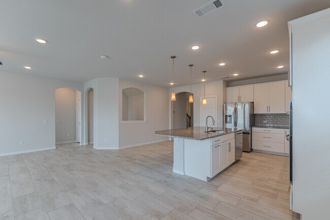 Building Photo - 59 Pioneer Canyon Pl