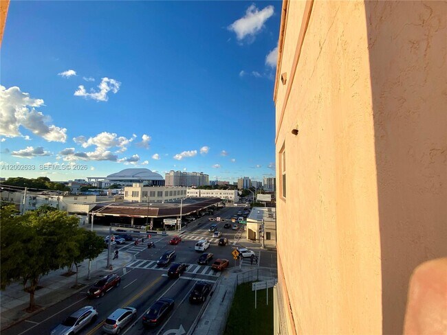 Building Photo - 199 SW 12th Ave