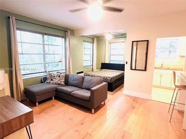 Building Photo - 1525 Meridian Ave