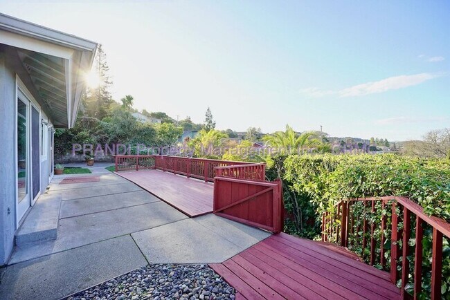 Building Photo - 110 Kaden Dr