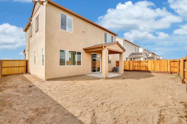 Building Photo - Brand New Built 3 bedrooms, 2.5 bath home ...