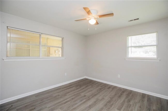 Building Photo - 1309 S Washington Ave