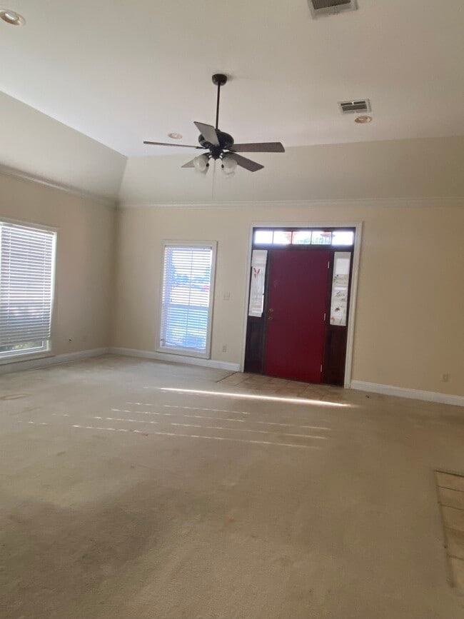 Building Photo - 308 Thatcher Ln