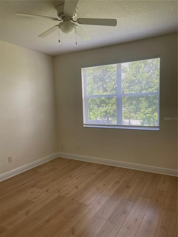 Building Photo - 1046 La Mirada Ct