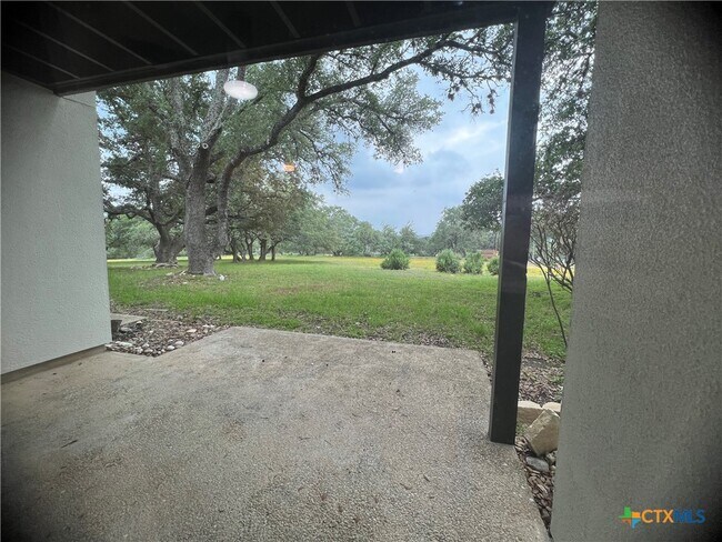 Building Photo - 1033 Parkview Dr