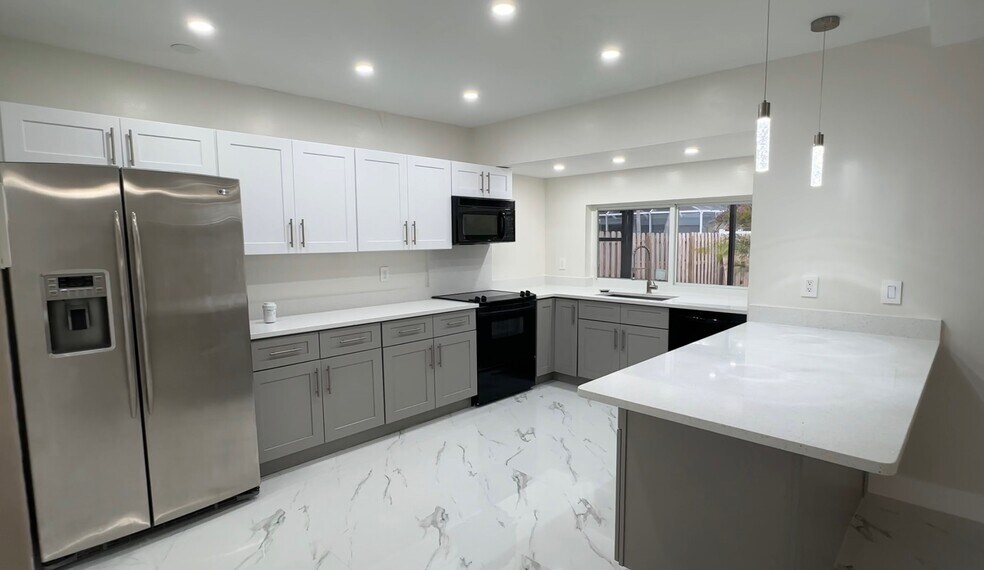 Building Photo - 2110 NW 109th Ave