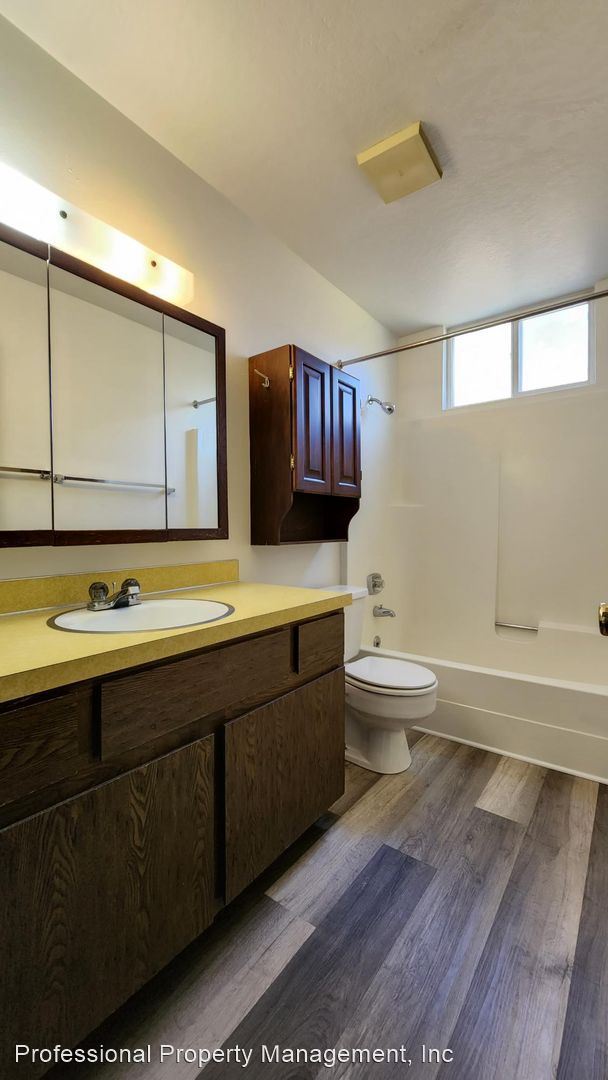 Building Photo - 3 br, 2 bath House - 224 Glacier Dr