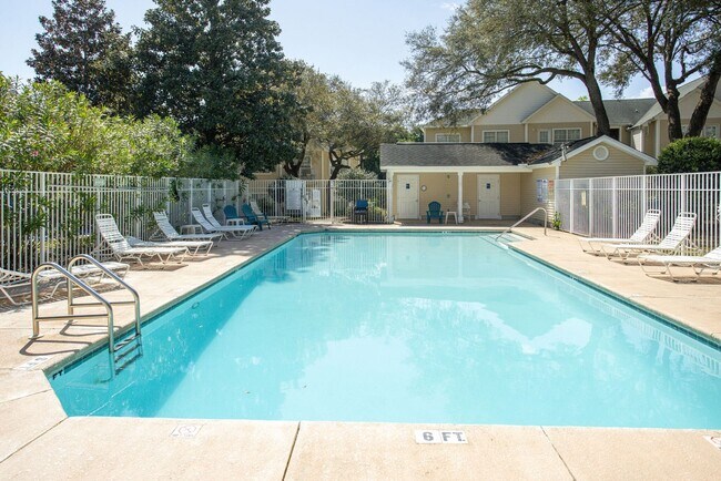 Building Photo - 1501 Partin Dr N