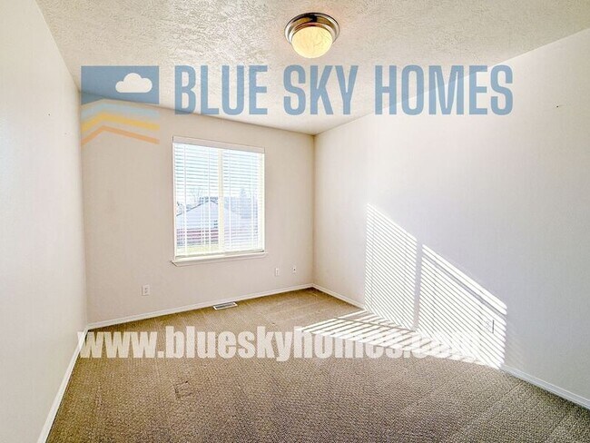 Building Photo - 4916 W McNealy St