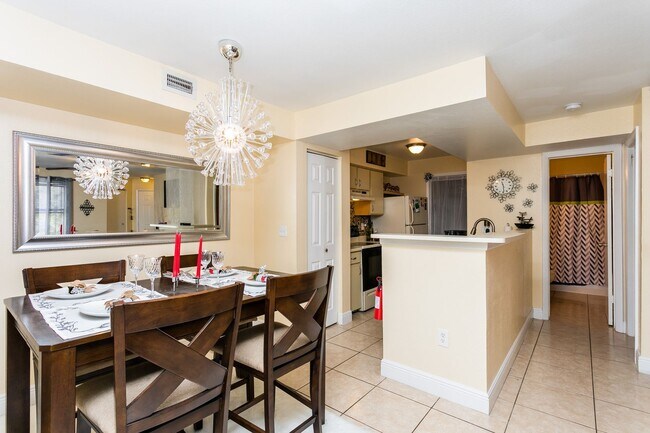 Building Photo - Beautiful Condo with two bedrooms and two full bathrooms across from Celebration, FL