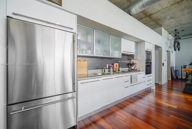 Building Photo - 7934 West Dr