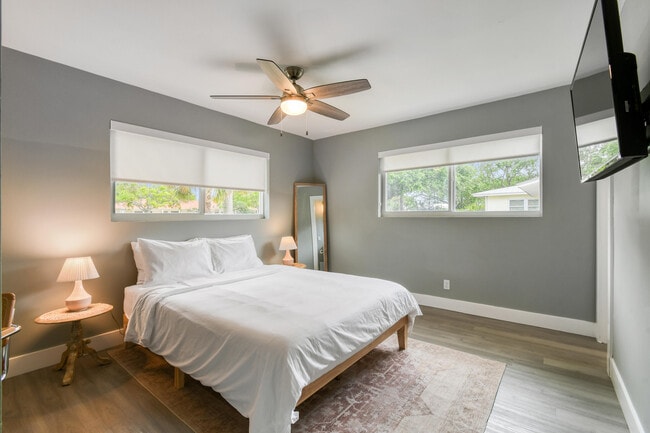 Building Photo - 400 Tequesta Dr