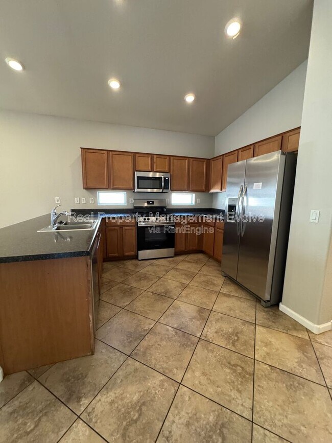 Building Photo - 13014 W Lamar Rd