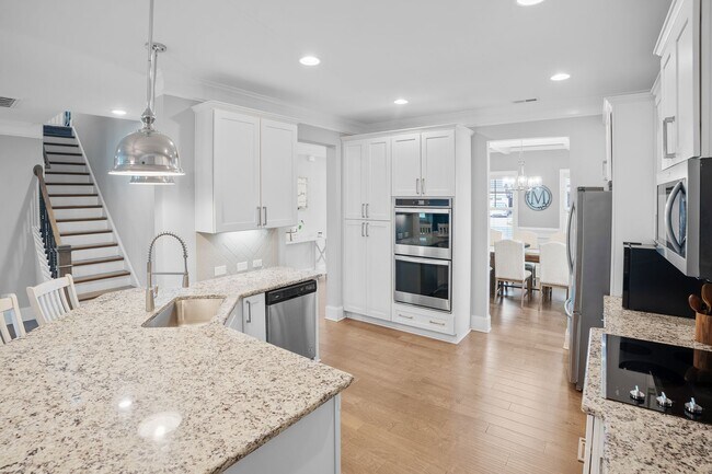 Building Photo - Stunning 4 bedroom 2.5 bath home located in Hampstead Wyndwater Community