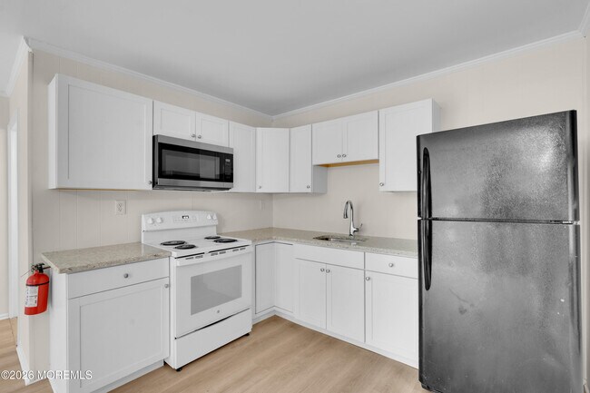 Building Photo - 302 Schoolhouse Rd