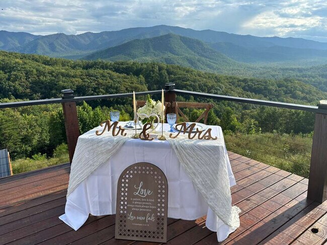 Building Photo - 264 Sonshine Ridge Rd