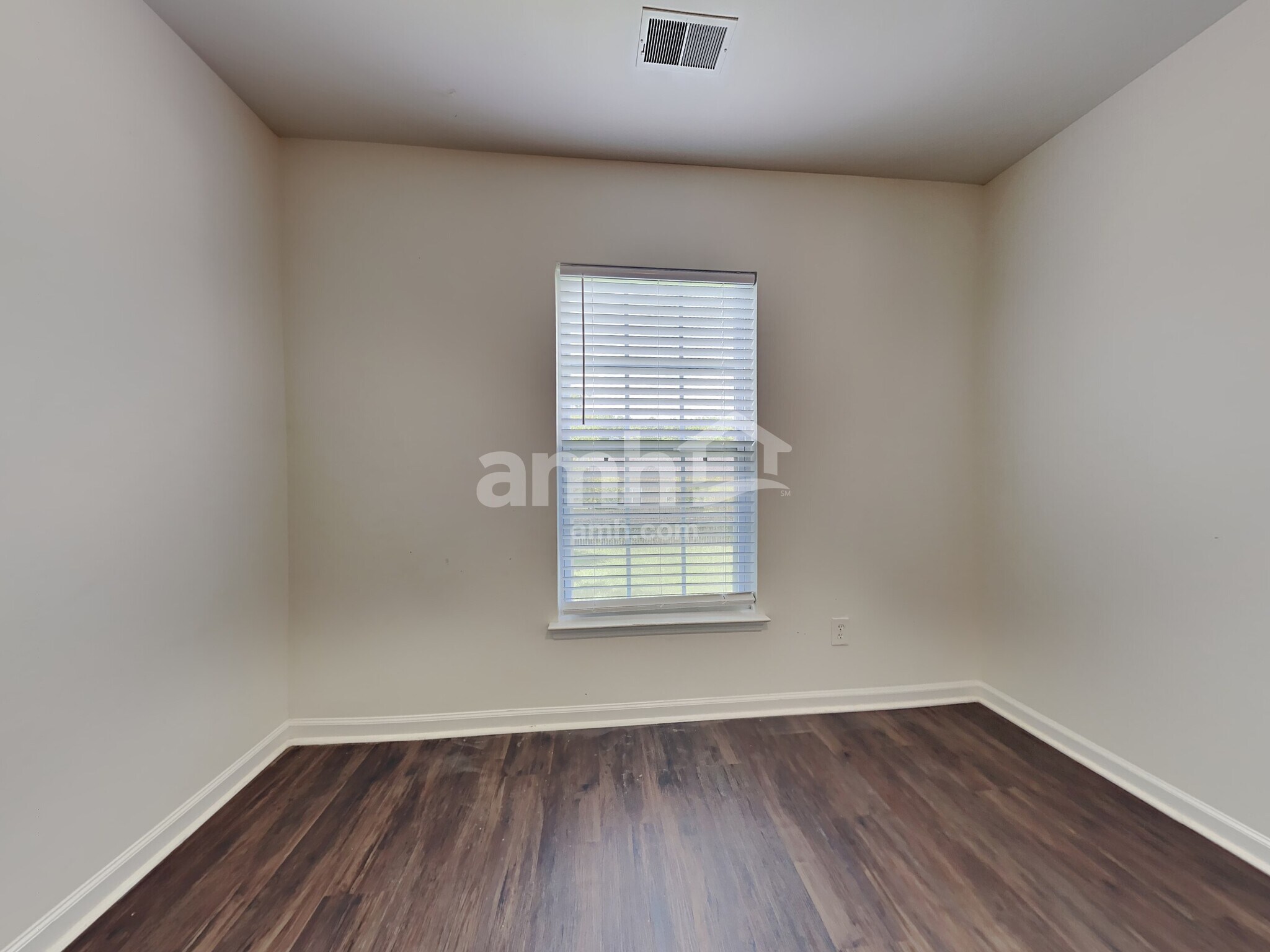 Building Photo - 122 Towering Pine Dr