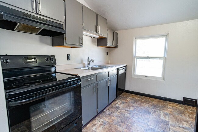 Building Photo - 1309 S Gary Dr
