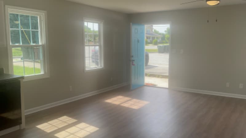 Building Photo - 3223 Summit Ave