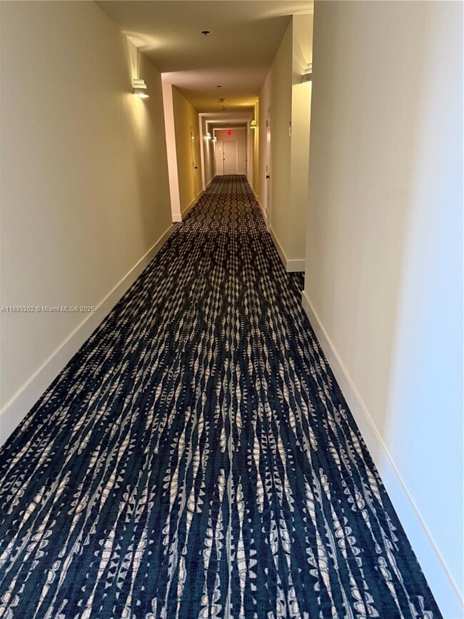 Building Photo - 540 Brickell Key Dr