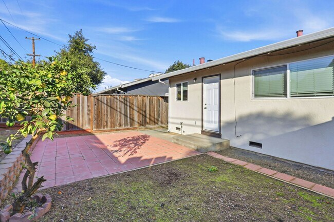 Building Photo - 1559 S Wolfe Rd