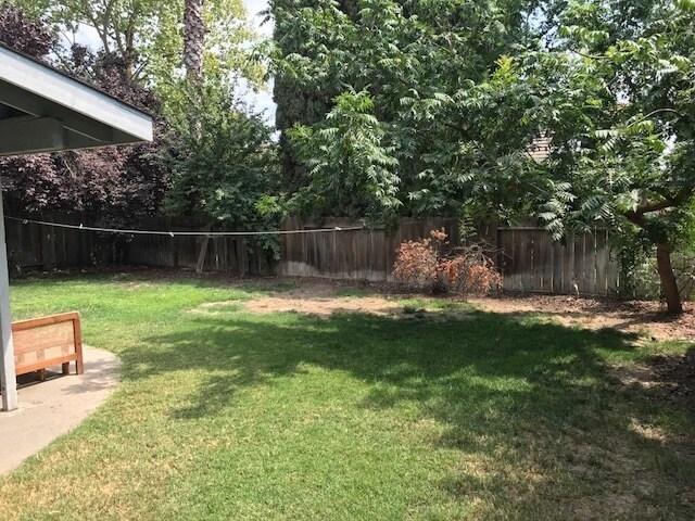 Building Photo - Ideal Salida Neighborhood! Upgraded laminate flooring throughout the first floor of the home. Fir...