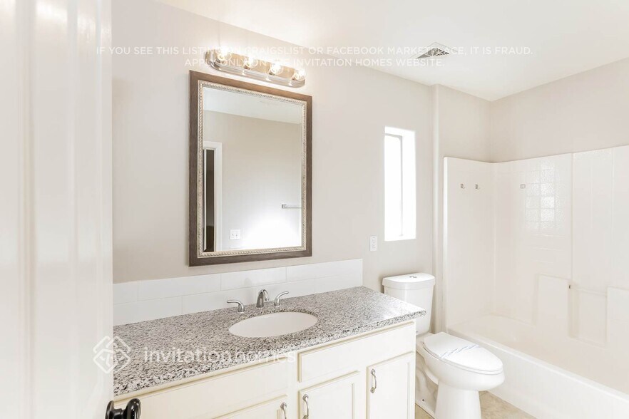 Building Photo - 6227 S 16th Dr