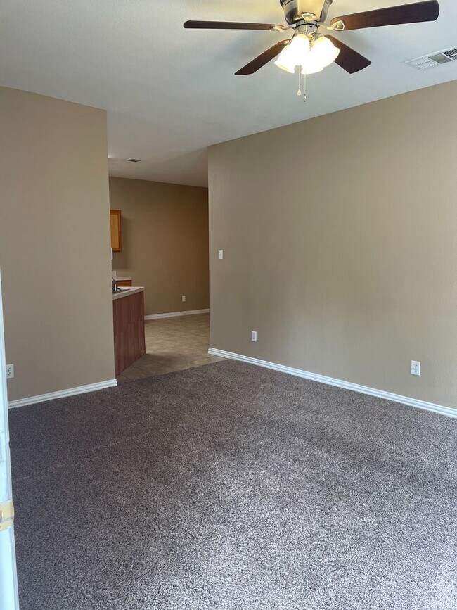 Building Photo - 991 Sierra Vista Ct