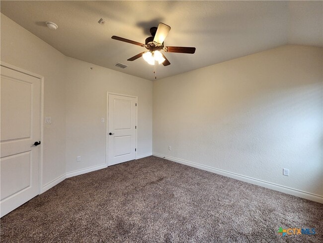 Building Photo - 324 Untermaier St