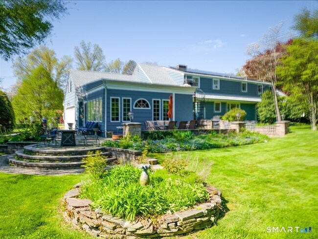 Building Photo - 94 Fennbrook Dr