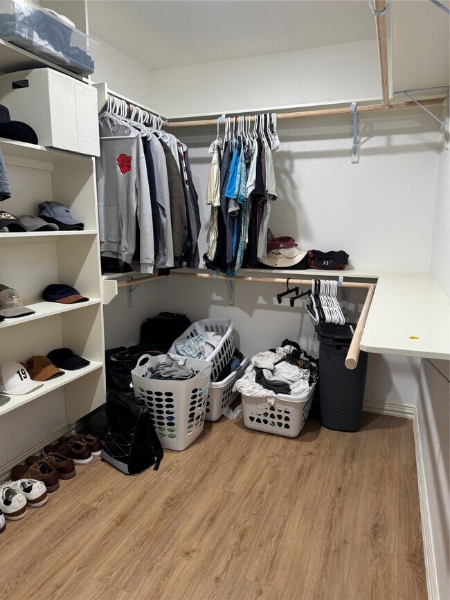 Building Photo - 8125 Sunnyhill St