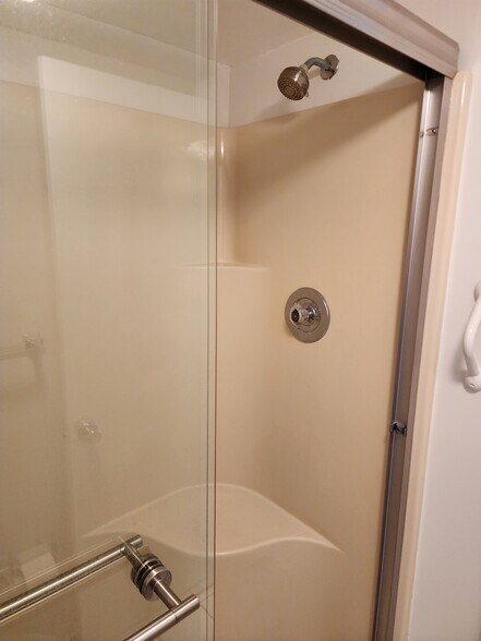 Building Photo - 28 Plantation Dr