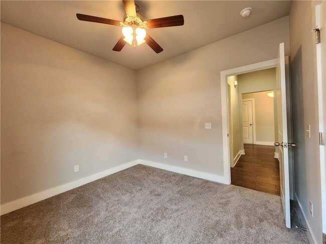 Building Photo - 59 E Loveland Loop