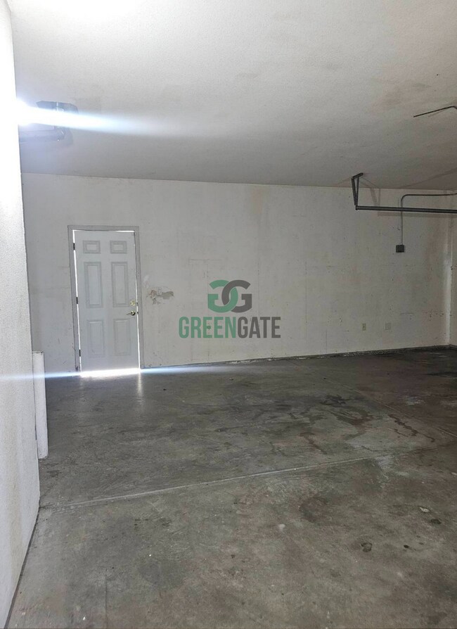 Building Photo - Price Reduced! 4 Bedroom 3 Bath Home is No...