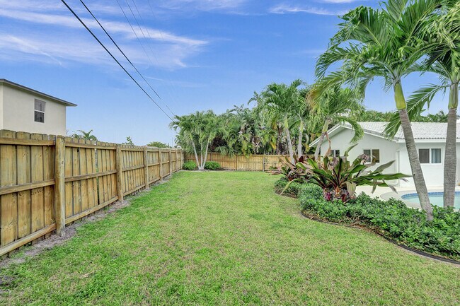 Building Photo - 4775 NW 5th Ave