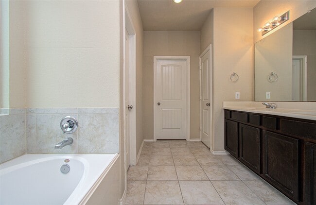 Building Photo - 13851 Bonner Bluff Ln