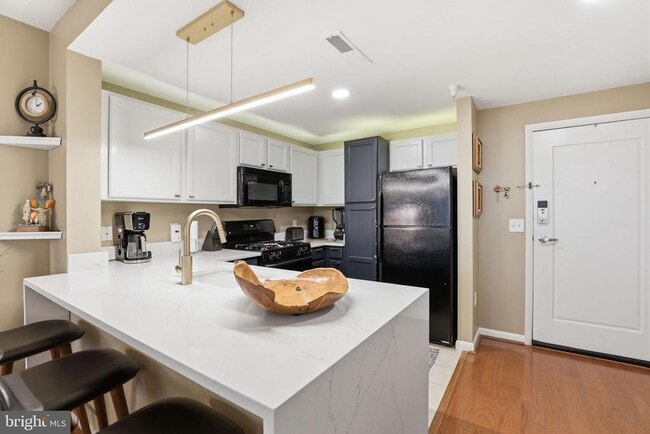 Building Photo - 350 G St SW