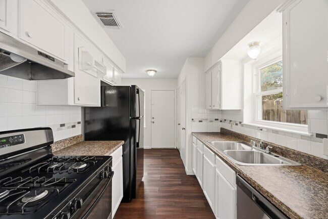 Building Photo - 7303 Housman