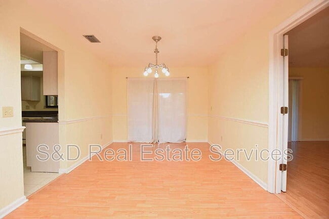 Building Photo - 1715 High Point Dr