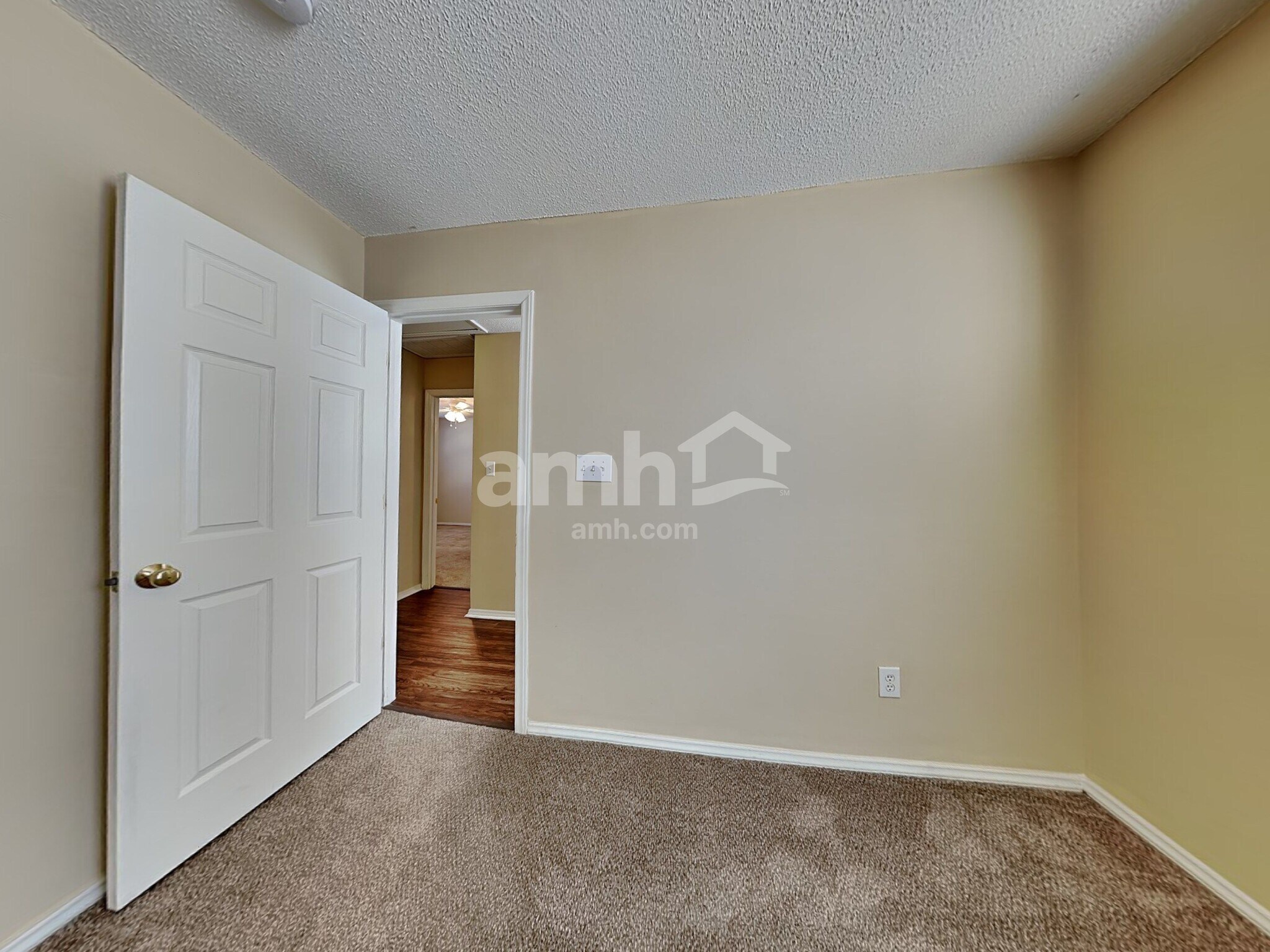 Building Photo - 6437 Saybrooke Dr