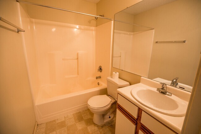 Building Photo - 4 bedroom, 4 bath unit overlooking the Mon River - Available 08/05/2026