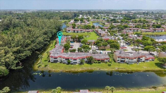 Building Photo - 473 Lake Frances Dr